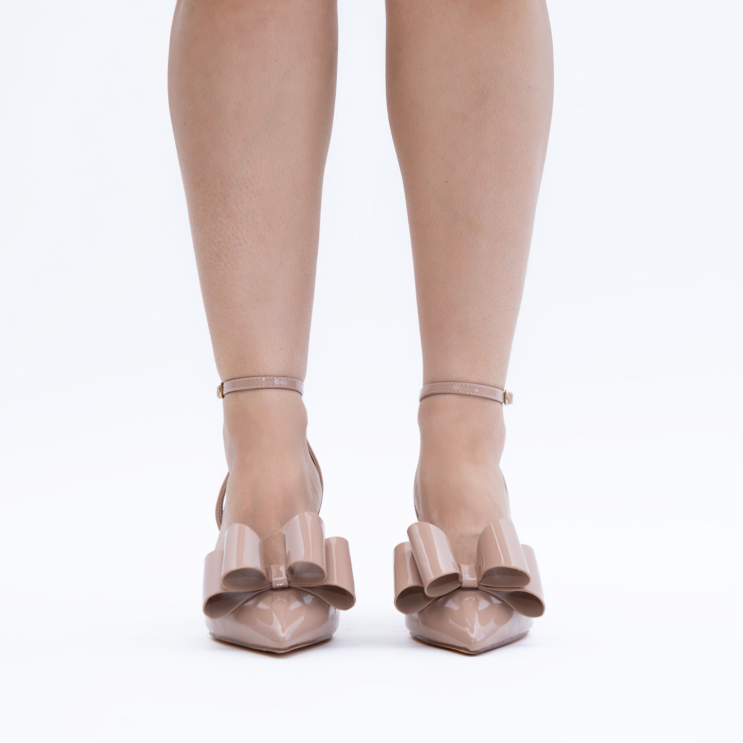ELEONOR NUDE