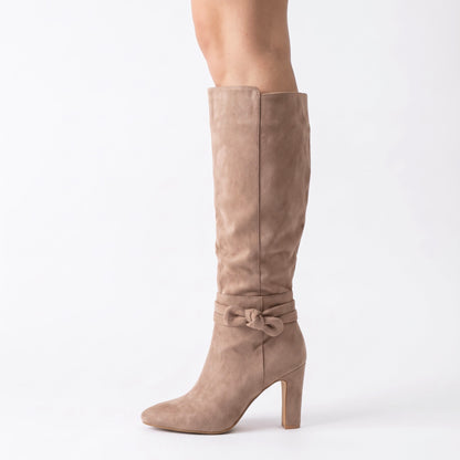 JANETH TAUPE