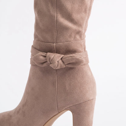 JANETH TAUPE